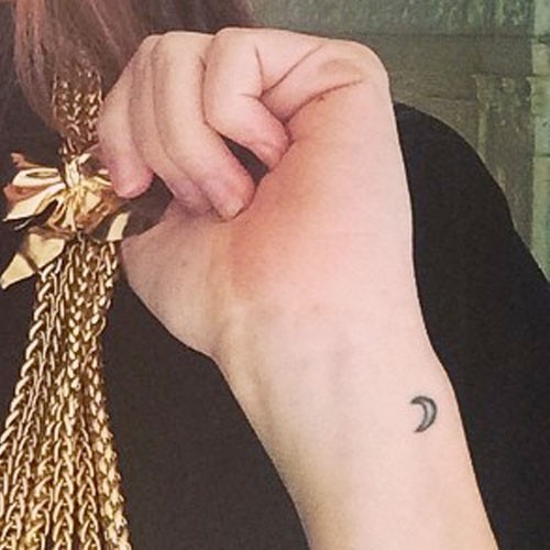 Minimal Take on Sun/Moon : r/TattooDesigns