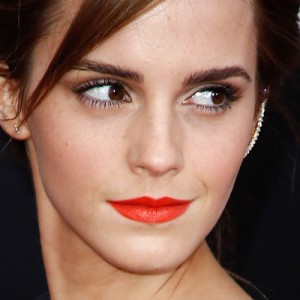 Emma Watson Makeup: Nude Eyeshadow & Pink Lipstick | Steal Her Style