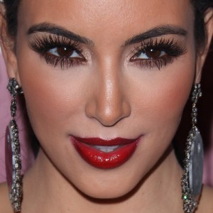 Kim Kardashian Makeup: Bronze Eyeshadow & Pink Lip Gloss | Steal Her Style