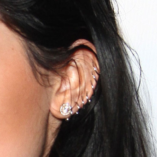 Kylie jenner forward 2025 helix piercing