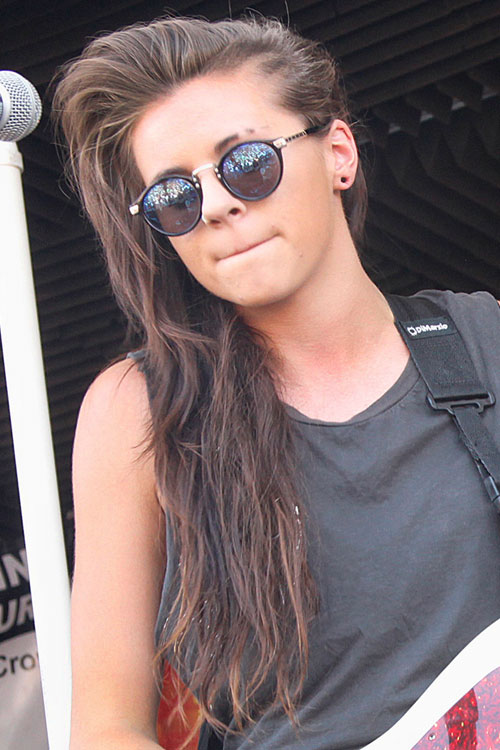 Lynn Gunn Wavy Medium Brown Long Layers, Side Part, Sidecut Hairstyle