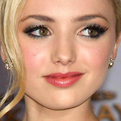 Peyton List Makeup Bronze Eyeshadow, Gold Eyeshadow & Clear Lip Gloss