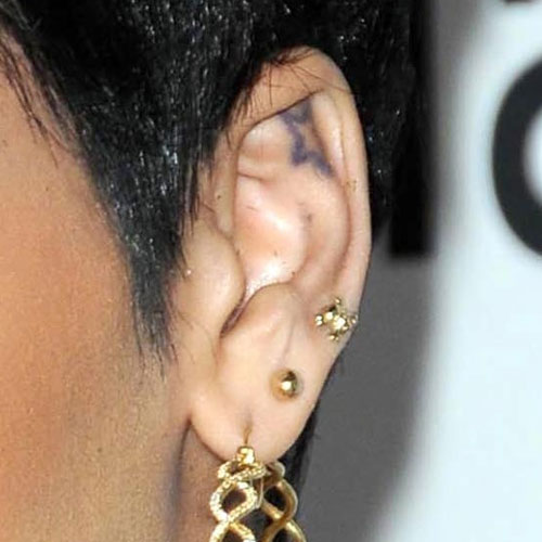Rihanna Auricle/Rim, Ear Lobe Piercing Steal Her Style