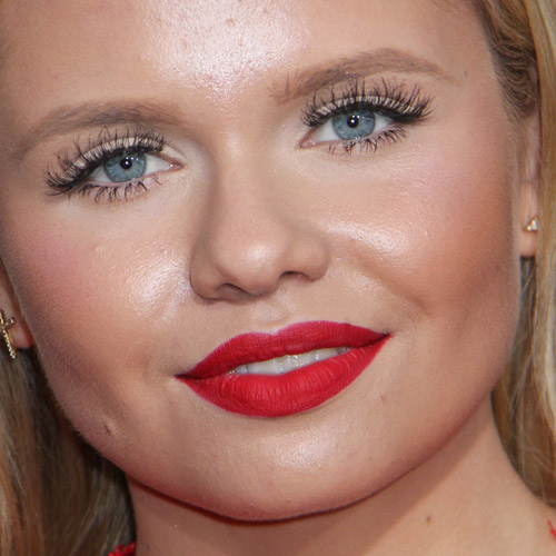 Alli Simpson Makeup Pink Eyeshadow And Pale Pink Lipstick Steal Her Style