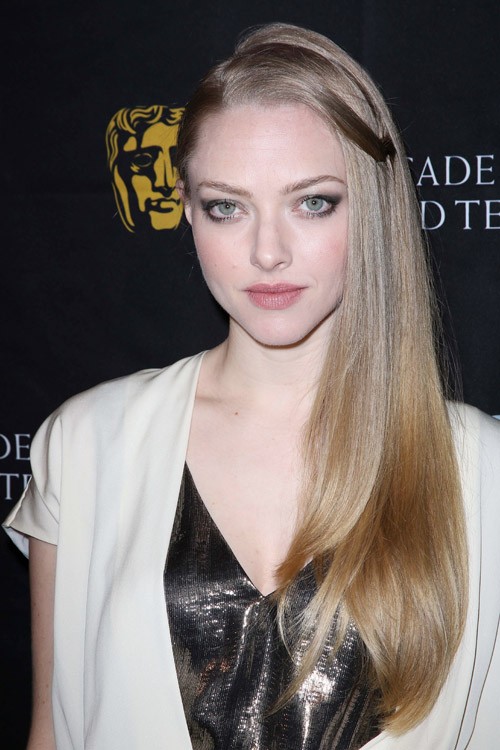 Amanda Seyfried - Half Up Half Down Hairstyle (2023) - 29th Annual Screen  Actors Guild Awards | Sophisticated Allure
