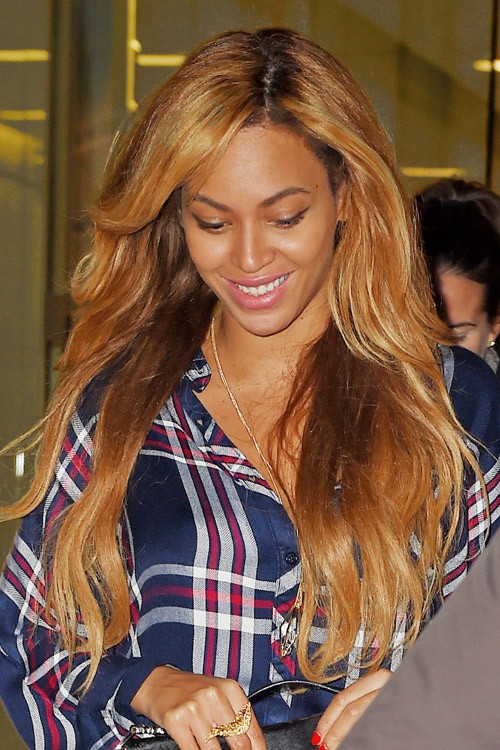 Beyonce Wavy Honey Blonde Two Tone Hairstyle Steal Her Style