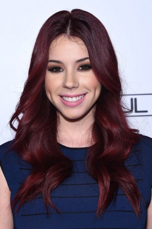 Jillian Rose Reed's Hairstyles & Hair Colors | Steal Her Style