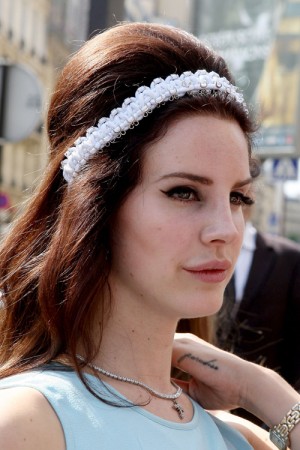 Lana Del Rey's Hairstyles & Hair Colors | Steal Her Style | Page 3