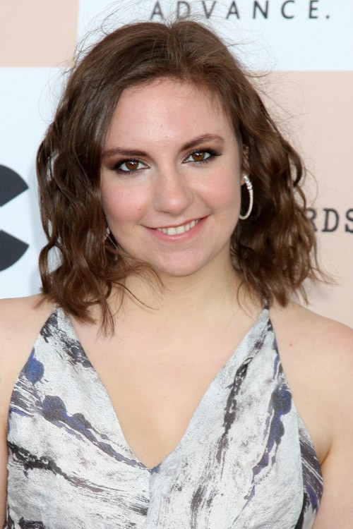 Lena Dunham S Hairstyles Hair Colors Steal Her Style