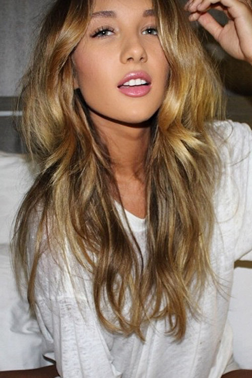 Niykee Heaton Wavy Light Brown All-Over Highlights 