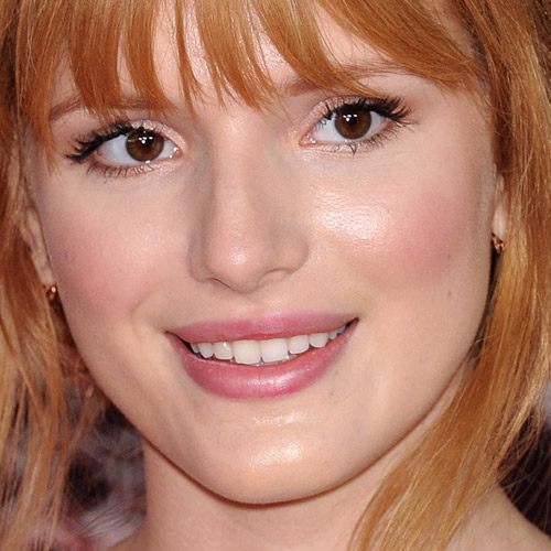 Bella Thorne Makeup: Black Eyeshadow & Black Lipstick | Steal Her Style