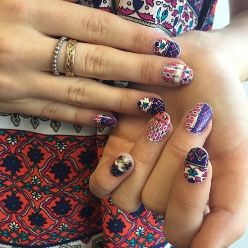 37 Celebrity Nail Art Photos with Print | Steal Her Style