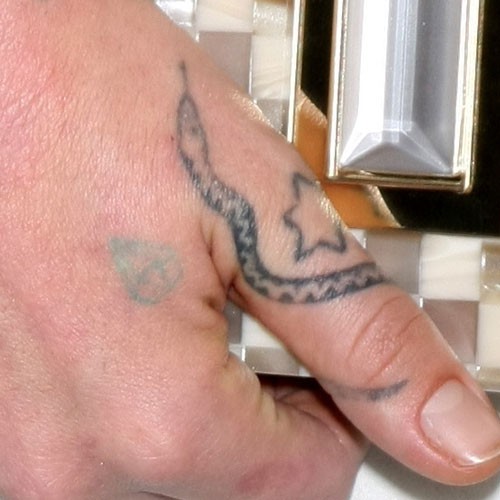 Jemima Kirke Diamond, Snake, Star Back of Hand, Knuckle Tattoo | Steal Her  Style