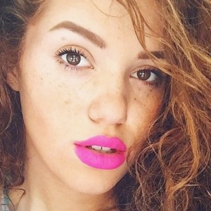 Mahogany Lox Clothes & Outfits | Steal Her Style