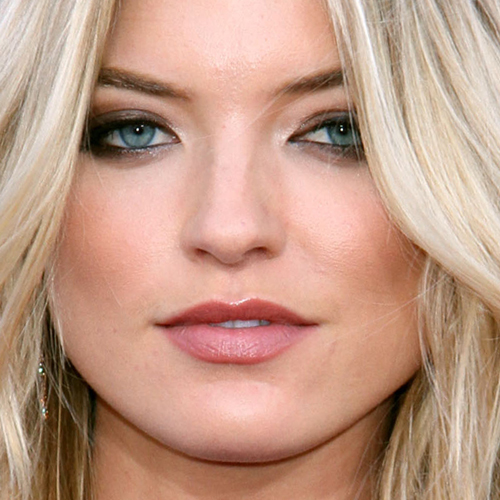 Martha Hunt Makeup: Taupe Eyeshadow & Mauve Lipstick | Steal Her Style