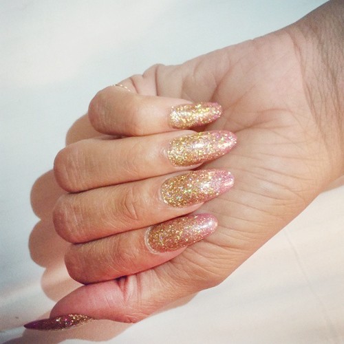 Rihanna Gold, Pink Glitter, Ombré Nails | Steal Her Style