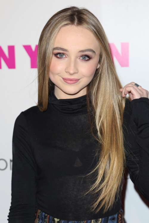 Sabrina Carpenter Straight Light Brown Angled, Side Part Hairstyle ...