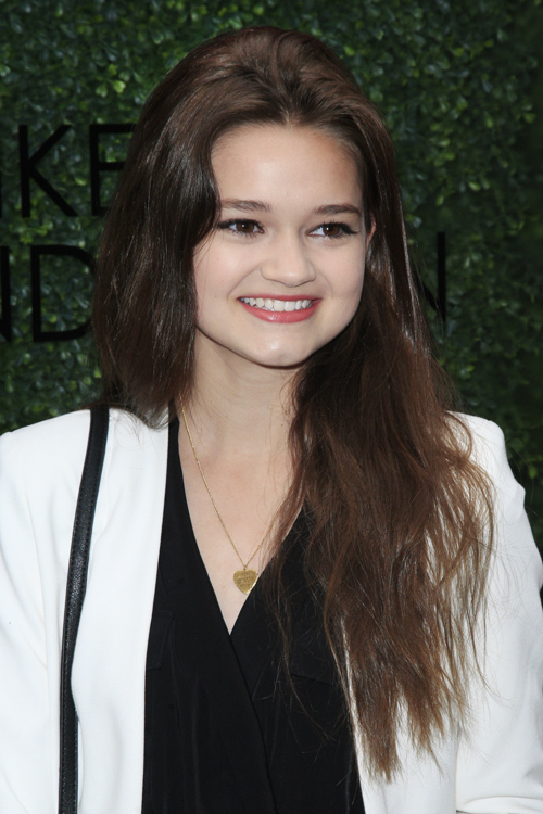 Ciara Bravo Straight Medium Brown Messy, Side Part Hairstyle | Steal ...