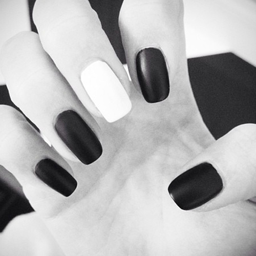 Kendall Jenner's Nail Polish & Nail Art Steal Her Style