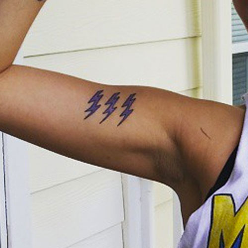 Handpoked lightning bolt 😘😘😘 August booking open zz*****@***** |  Lightening bolt tattoo, Bolt tattoo, Lightening tattoo