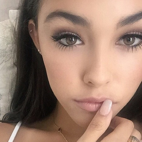 Madison Beer Makeup Black Eyeshadow, Bronze Eyeshadow & Nude Lipstick