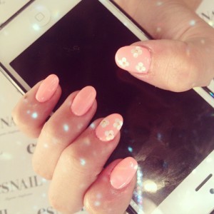 Madison Beer Nude Nails | Steal Her Style