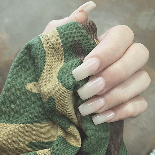 Madison Beer Lavender Nails Steal Her Style
