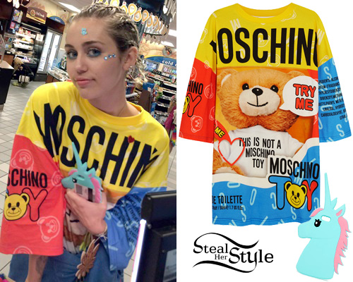 Miley Cyrus seen at a gas station, Sunset Boulevard, West Hollywood. July 8th, 2015 - photo: PacificCoastNews
