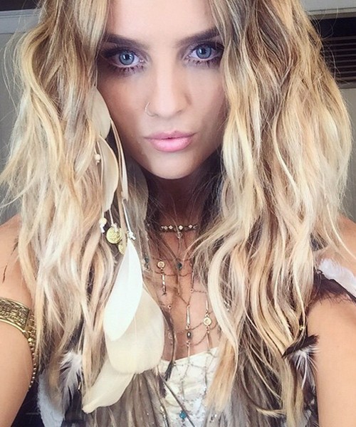 Perrie Edwards Wavy Honey Blonde Feather Extensions, Loose Waves, Messy ...