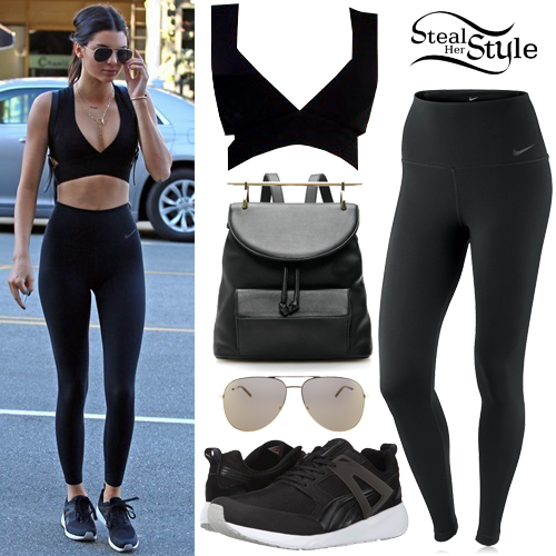 Kendall Jenner out for lunch at Sugarfish in Beverly Hills. August 11, 2015 - photo: FameFlynet
