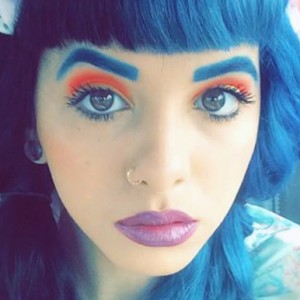 Melanie Martinez Makeup: Taupe Eyeshadow & Wine Lipstick | Steal Her Style