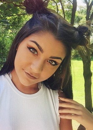 Andrea Russett's Hairstyles & Hair Colors | Steal Her Style