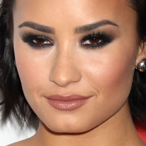 Demi Lovato Makeup Bronze Eyeshadow And Pink Lip Gloss Steal Her Style