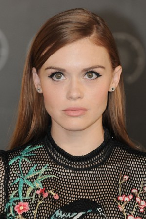 Holland Roden's Hairstyles & Hair Colors | Steal Her Style