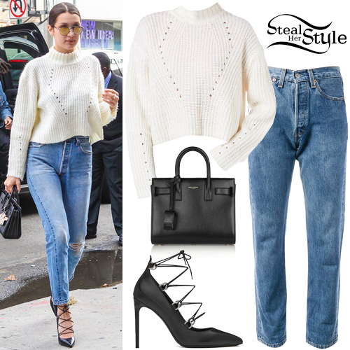 Bella Hadid  arriving at Gigi's apartment in New York. October 9th, 2015 - photo: PacificCoastNews