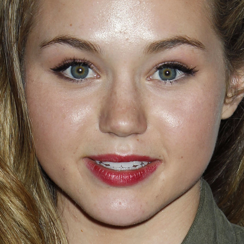 Brec Bassinger Makeup: Black Eyeshadow & Red Lipstick | Steal Her Style