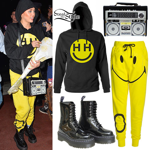Miley Cyrus: Boombox Bag, Smiley Joggers