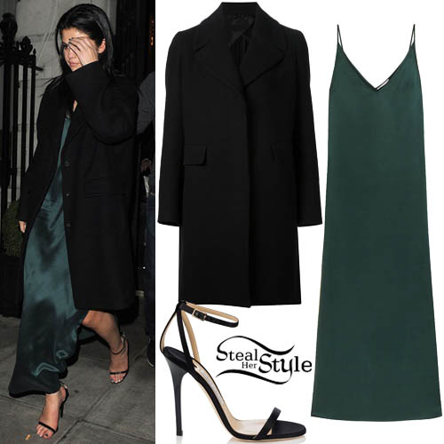 Selena Gomez leaving the Edition Hotel in London. December 13th, 2015 - photo: FameFlynet