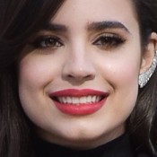 Sofia Carson Makeup: Bronze Eyeshadow, Taupe Eyeshadow & Mauve Lipstick ...