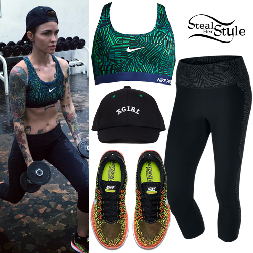 Rihanna: Printed Sports Bra and Leggings