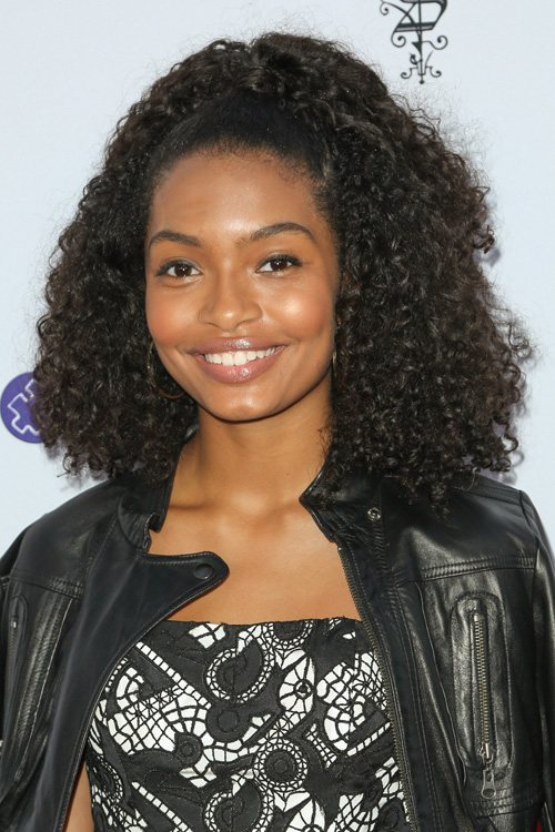 Yara Shahidi Curly Black Afro, Half-Up Half-Down Hairstyle | Steal Her ...