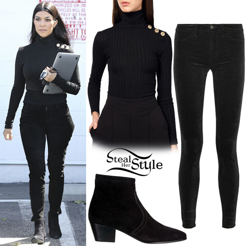 Black turtleneck hotsell and black pants