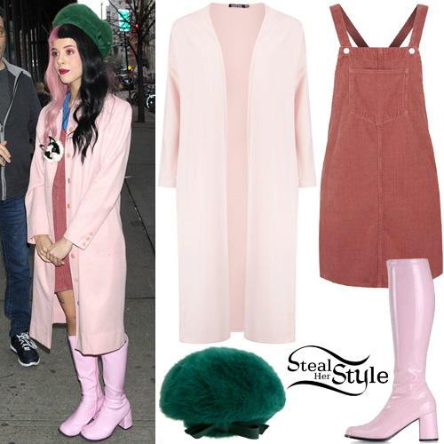 Melanie Martinez out and about in New York. March 25th, 2016 - photo: AKM-GSI