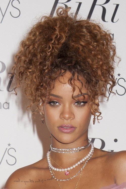 Rihanna's Hairstyles & Hair Colors | Steal Her Style | Page 4
