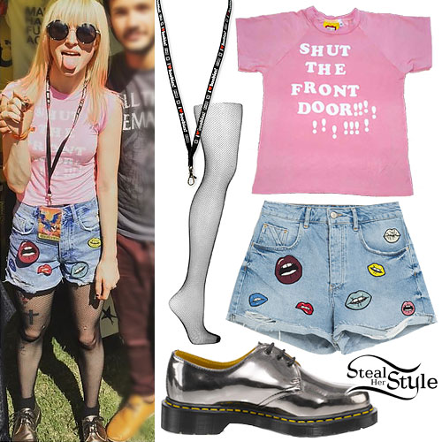 Hayley Williams: Pink Tee, Lips Patch Shorts