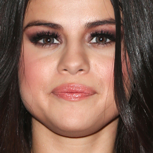 Selena Gomez Makeup: Black Eyeshadow, Bronze Eyeshadow, Taupe Eyeshadow ...