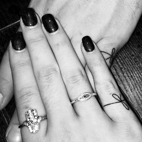 Couples Tattoo Red Strings On Their Pinky Fingers As A Secret Way To Show  Their Love  LittleThingscom