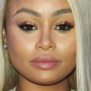 Blac Chyna Makeup: Black Eyeshadow, Bronze Eyeshadow & Clear Lip Gloss ...