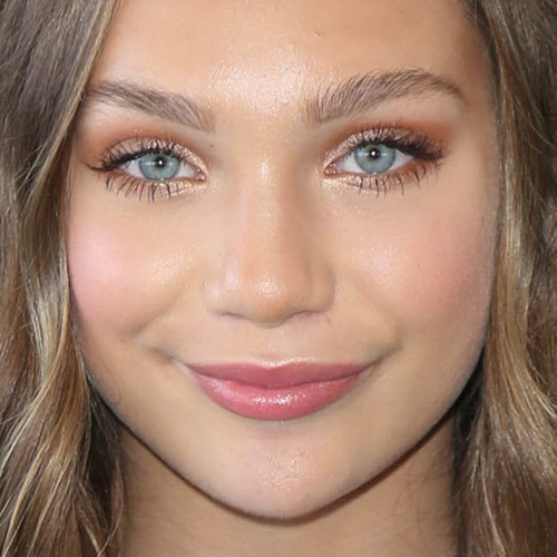 Maddie Ziegler Makeup: Black Eyeshadow, Bronze Eyeshadow 