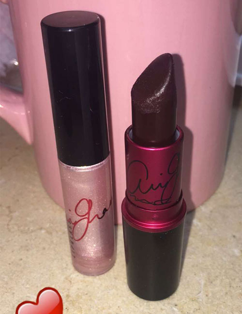Ariana Grande Lip Gloss, Lipstick Photo Steal Her Style